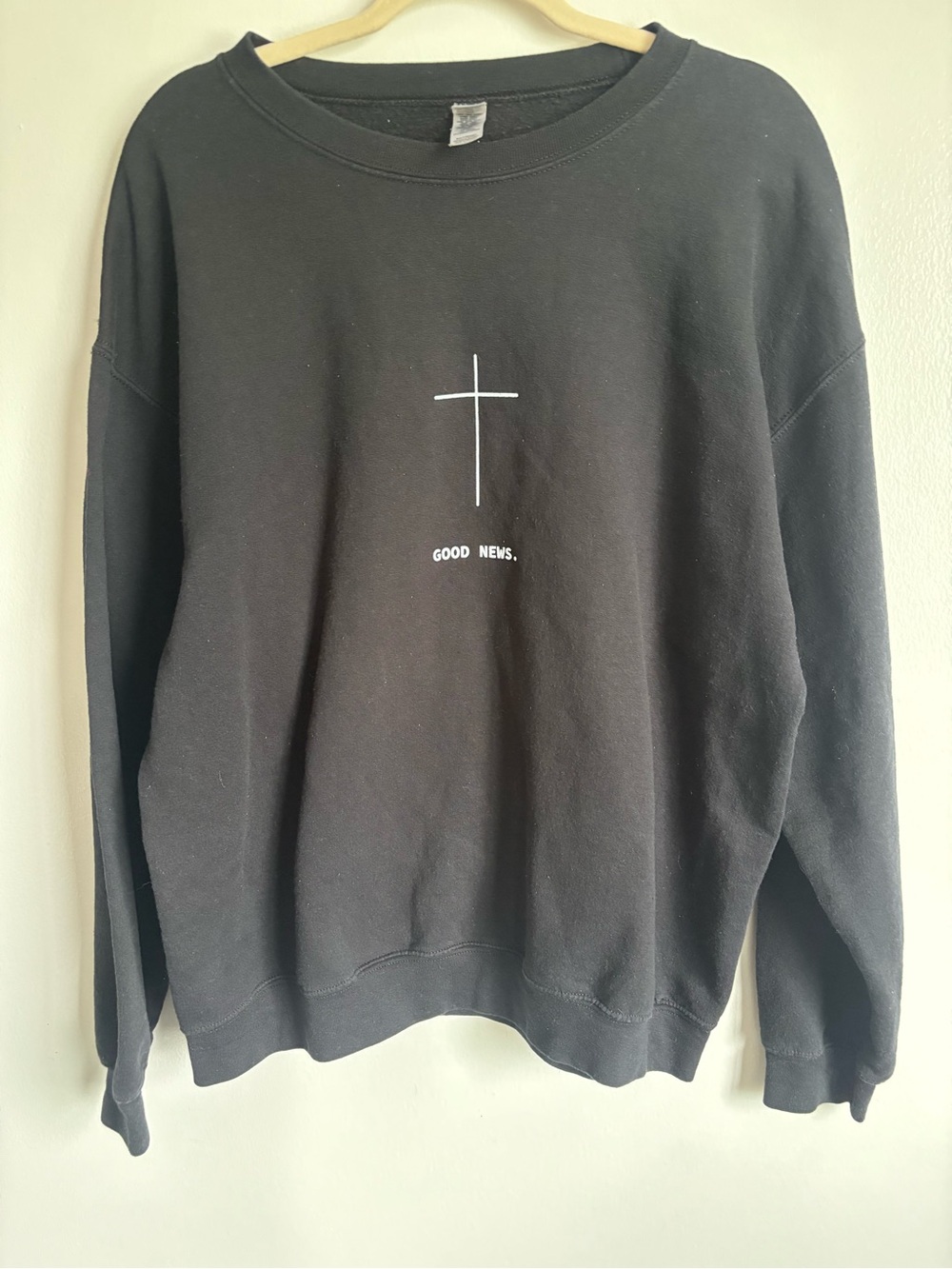 Good News Black Crewneck Sweatshirt with Cross Faith Size Large